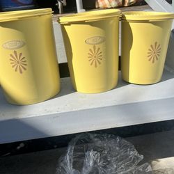 Vintage Tupperware Servalier Nesting Canisters 1970s