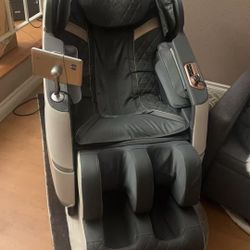 Full-body Message Chair