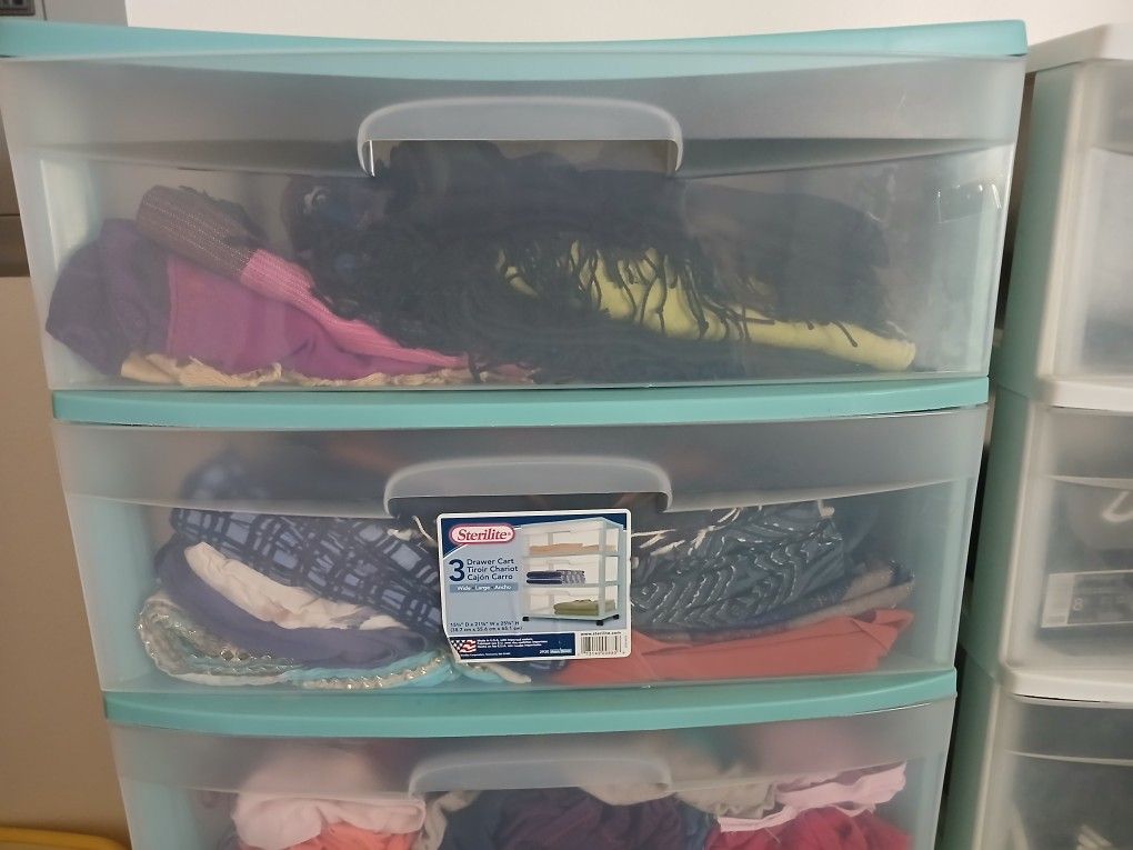 Plastic Drawers/Dresser, Moving Sale 