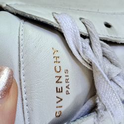 AUTHENTIC " GIVENCHY MENS SNEAKERS 40$