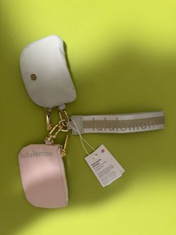 Lulu wrist wallet