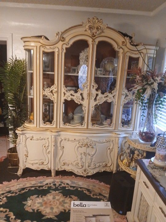 Beautiful Antique China Cabinet
