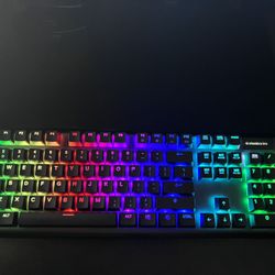 SteelSeries Apex 5 & G.Skill Crystal Crown Keycaps
