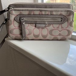 Coach  Daisy Outlined Signature Metallic Double Zip Wristlet