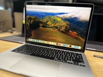 HUGE APPLE SALE 13" MacBook Air Retina 3.2 M1 8GB Ram 128GB SSD 2020