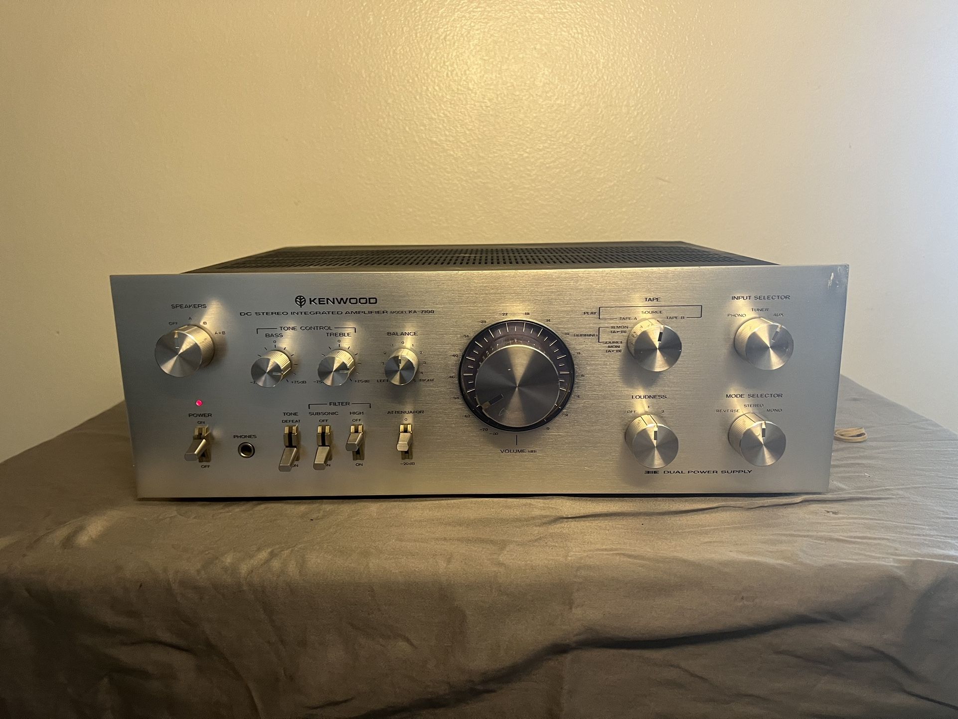 Kenwood KR-7100 Integrated Amplifier, Serviced & Everything Working Condition.