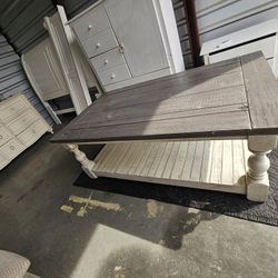 Farmhouse Coffee Table 