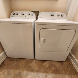Washer and Dryer Set: WHIRLPOOL