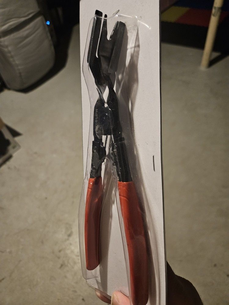 Clip Puller Pliers