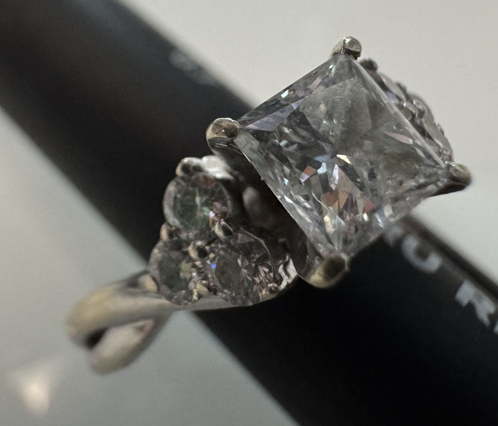 ✨ White Gold Engagement Ring – Princess Cut Diamond with Round Accents, Size 4.5