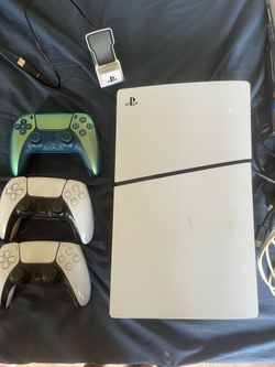 Ps5 with 3 controllers and 3 games