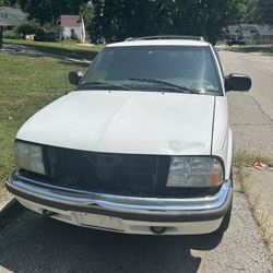 2001 Chevrolet Trailblazer.