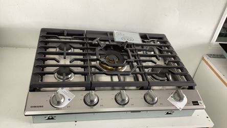 Cooktop gas 30 inches Samsung stainless steel new in box