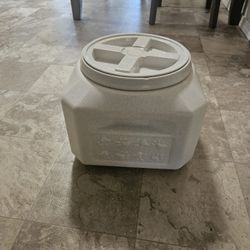 Food Storage Bin