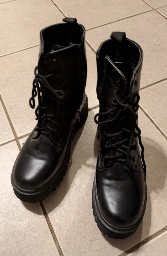 Women's Lace Up With Side Zipper Boots (Size 8)