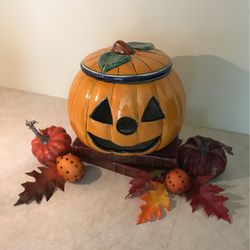 Ceramic  Pumpkin  with removable  lid