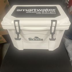 Grizzly 20qt Ice Cooler