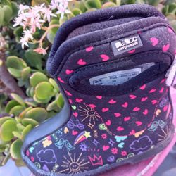 Toddler Size 4 Insulated Waterproof  Boots For Snow And Rain