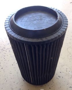 K&N air filter. Fits Chevy or GMC trucks and SUVs.