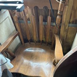 NICE SOLID WOOD CHAIR 