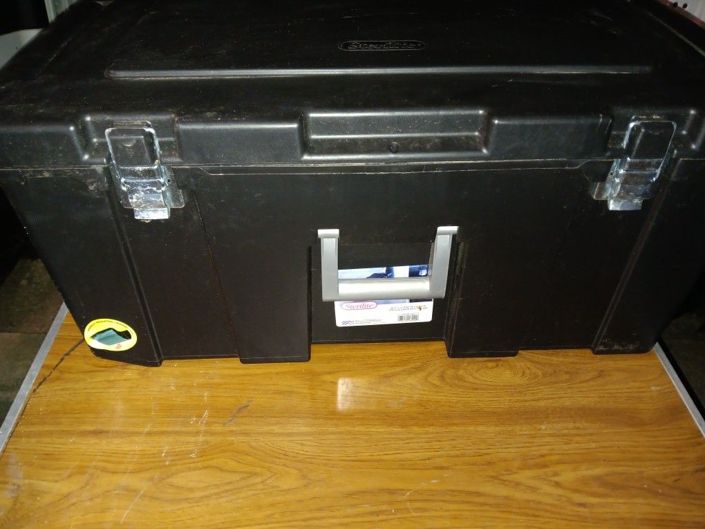 Sterilite Portable Storage Container