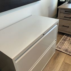 2 Drawer Filing Cabinet. Locking 