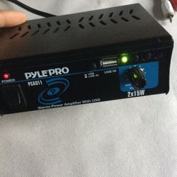 Pyle Pro PCAU11 2x15W Stereo Power Amplifier Amp W/USB. Lightly Used. $25.00 Pick Up In South Gate 