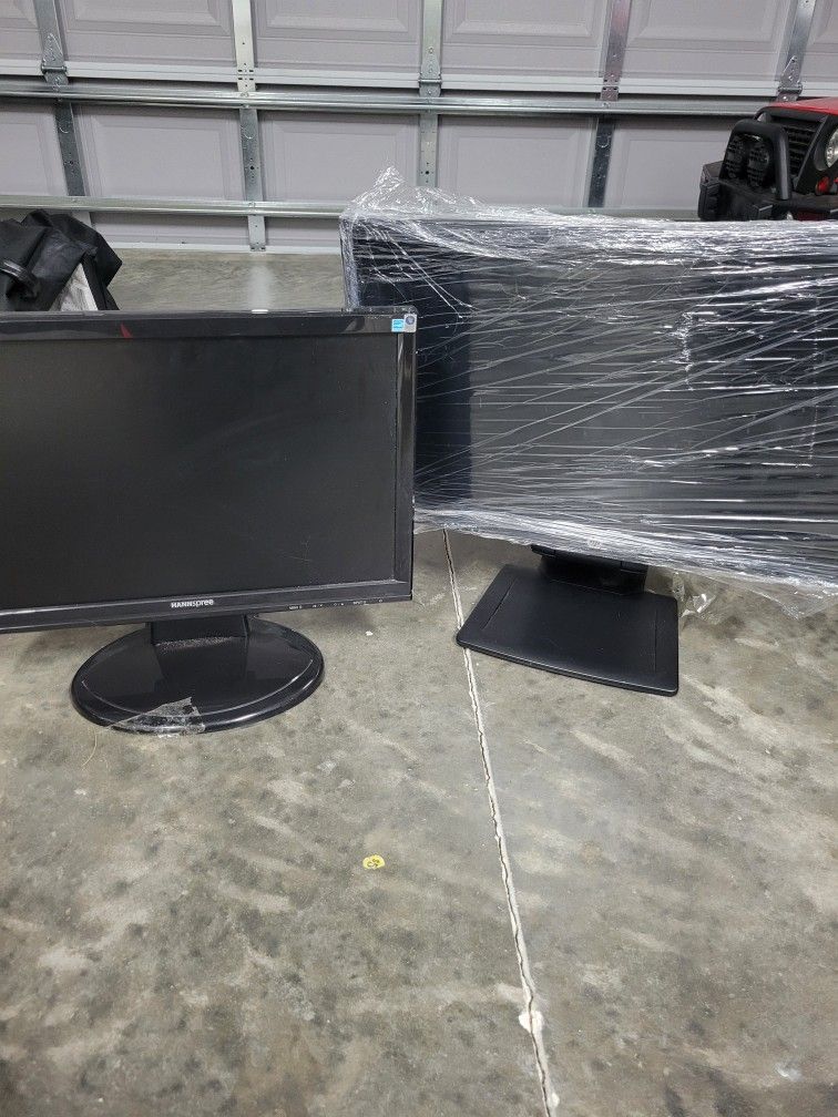 2 Computer Monitors