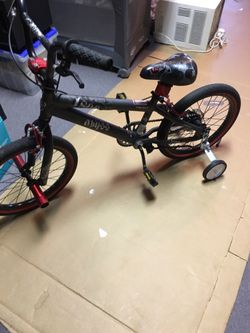 Child’s bike w training wheels