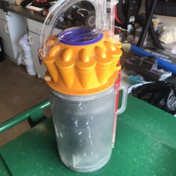 Dyson DC40 Canister