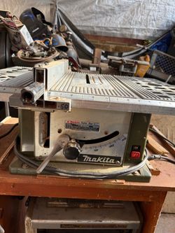 Makita 10 Inch Table Saw runs great Makita 10 Inch Table Saw runs great