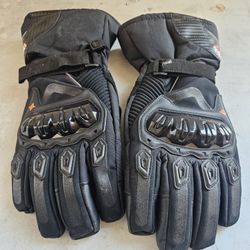 Kemi Moto Motorcycle gloves. 