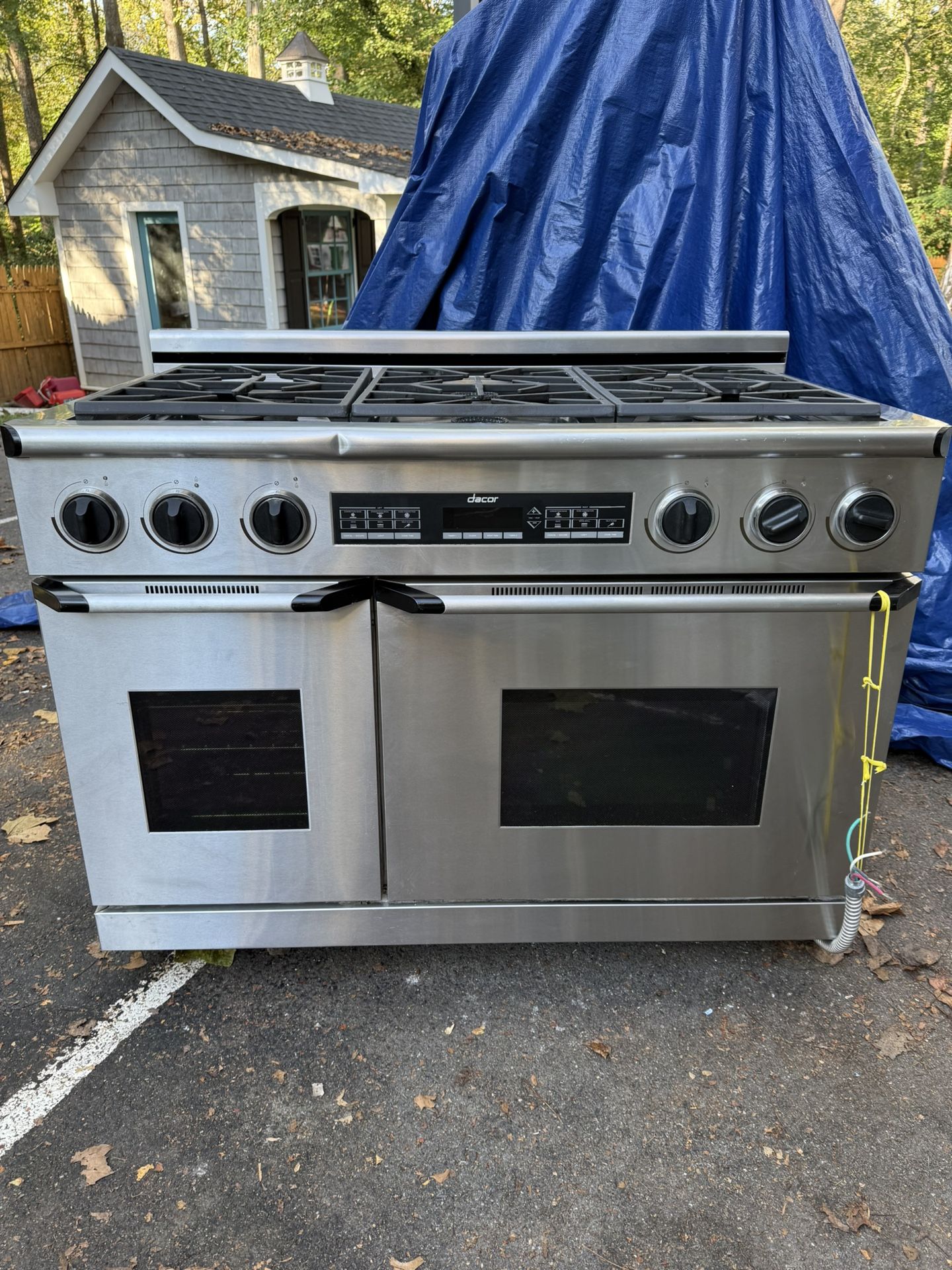 Dacor 48 inch Dual Gas & Electric Range