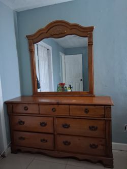 Greystone Antique Style 7-Drawer Dresser w/ Mirror