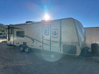 2010 evergreen ever-lite sleeps 6 slide out 29ft