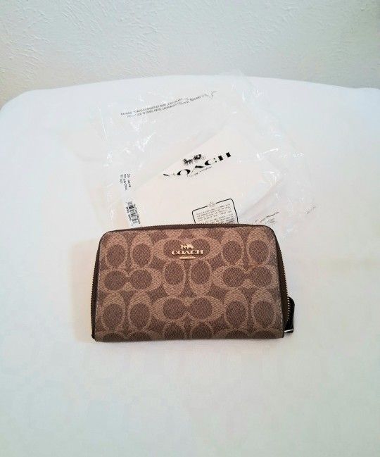 Medium  Zip Wallet Signature Logo Print 6.5"