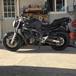 2006 Yamaha FZ6 