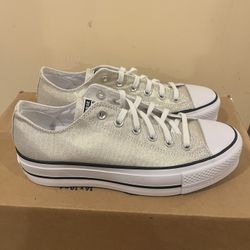 Size 9.0 Converse Women’s Chuck Taylor All Star Gold Sneakers