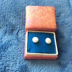 Natural Pearl earrings