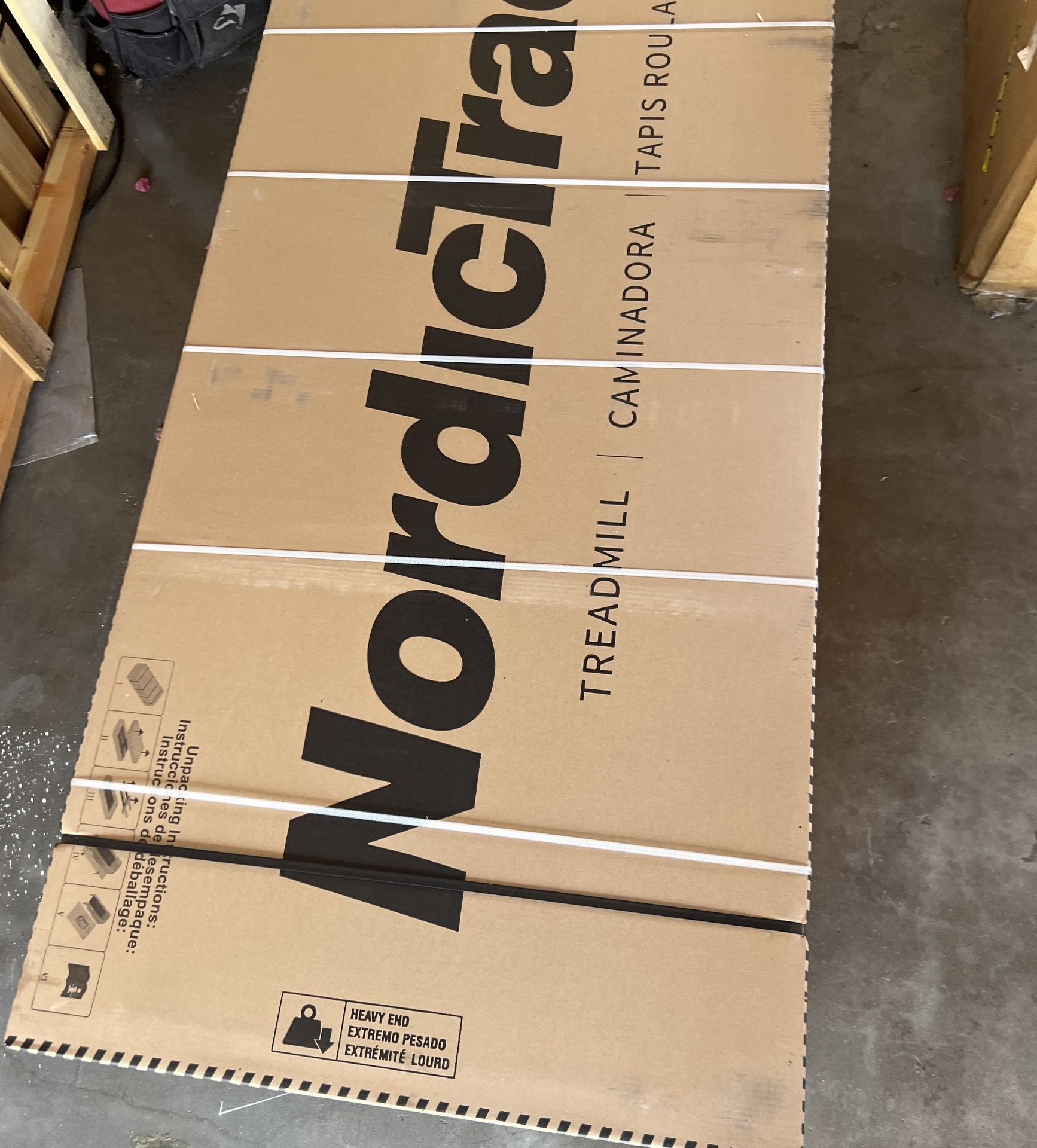 New Nordictrack Commercial 2450 read desc Treadmill In Box