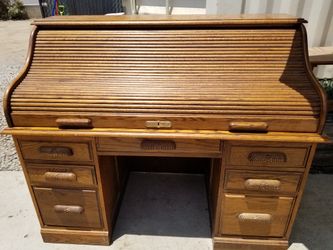 Manor Oak Roll Top Desk W Key For Sale In Santee Ca Offerup