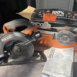 New RIDGID 18V  Brushless Cordless 6-1/2 in. Circular Saw Kit-R8656-Never Used /Open Box- Blade, Wrench.