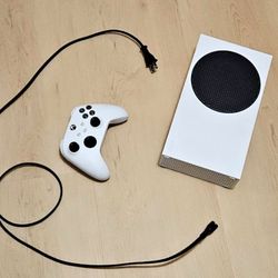Xbox Series S (Like New)