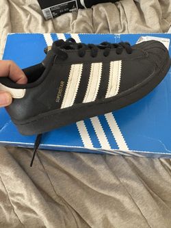Boys Adidas Superstar Size 2 Youth