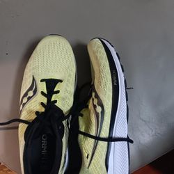 Saucony Men's Guide 14 size 13 Keylime/Gravel New 