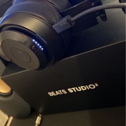 Beats Studio 3 With Box And Charger 