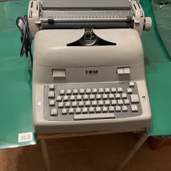 IBM Electric Typewriter Antique Decorative Art That Works