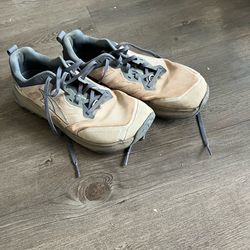 Altra Lone Pean 9 size 10 trail running shoes