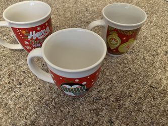 3 Christmas Mugs/ Excellent condition 