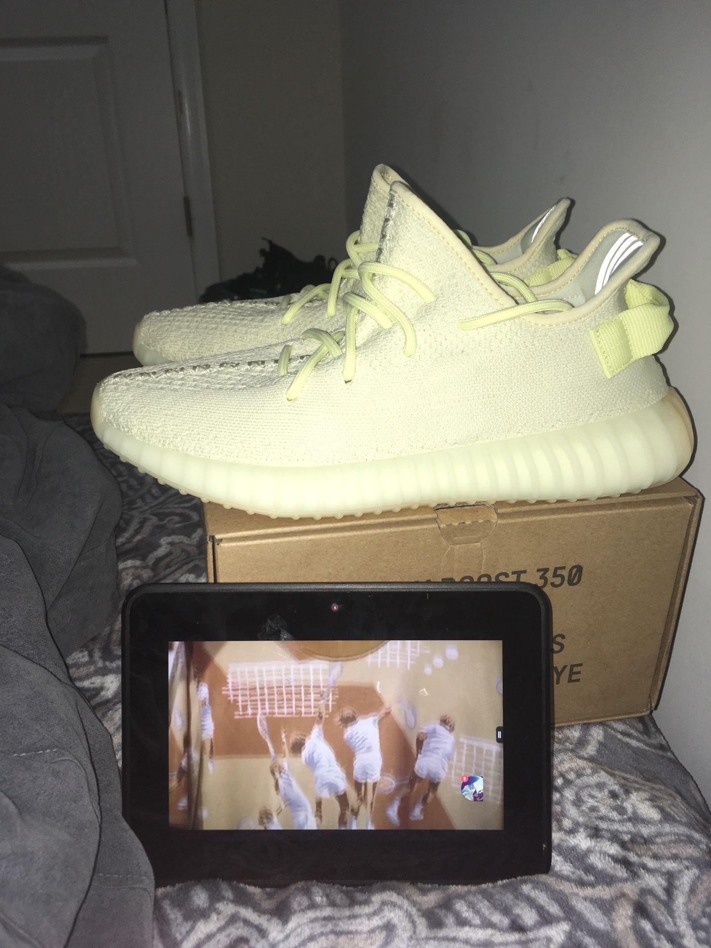 Vnds butters $200 $200 $200 SiZe 8.5
